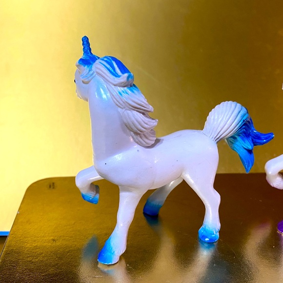 UNICORN VTG 80’s BUNDLE OF 3 MYSTICAL UNICORNS SOLID PVC/VINYL TYPE 4.25”x5.25” - Picture 8 of 13
